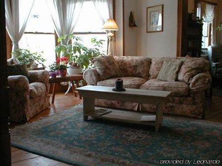 Rose Arbour Bed & Breakfast Chester Стая снимка